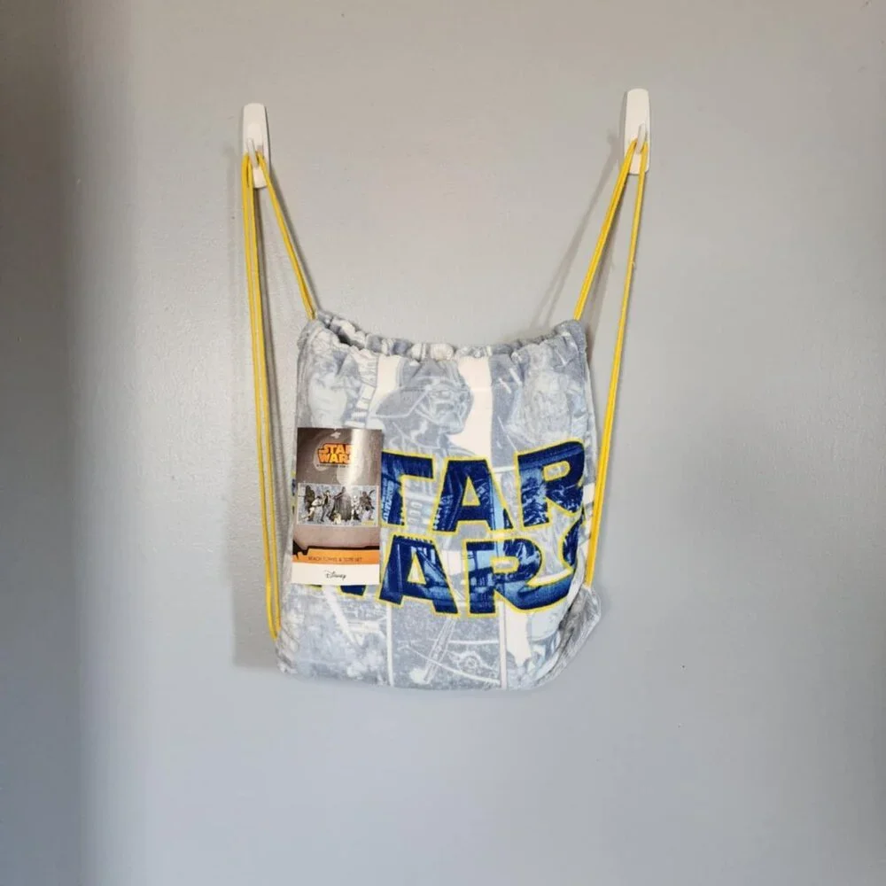 NWT Disney Star Wars Beach Twole and Tote Set